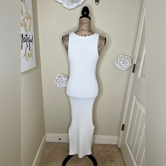 Emory Park Sleeveless Ribbed Knit Distressed Cream Midi Dress Size Small - Picture 10 of 16